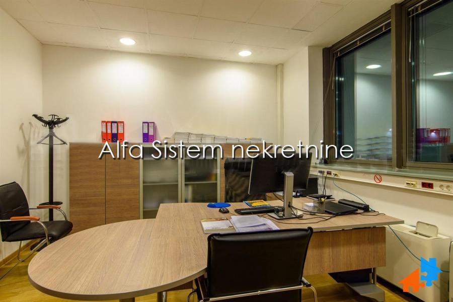 Izdavanje: Poslovni prostor 335 m², Bežanijska kosa – Beograd
