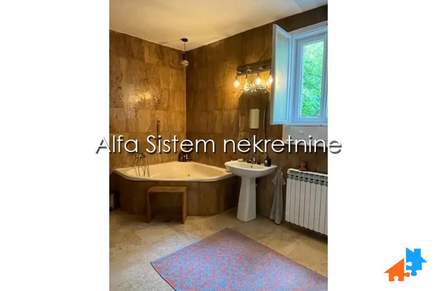 Izdavanje: Petosoban stan 250 m², Vračar – Beograd