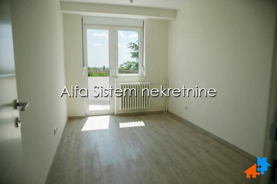 Izdavanje: Kuća 260 m², Čukarica – Beograd