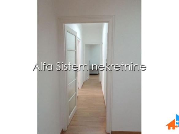 Izdavanje: Poslovni prostor 66 m², Stari grad – Beograd