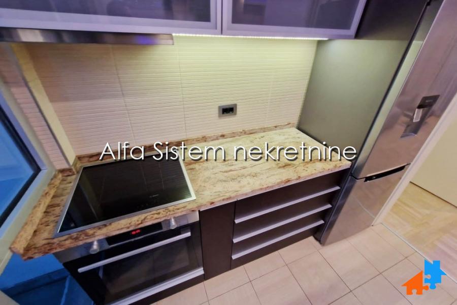 Izdavanje: Četvorosoban stan 148 m², Savski venac – Beograd