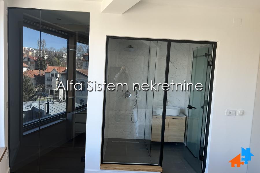 Izdavanje: Trosoban stan 140 m², Vračar – Beograd
