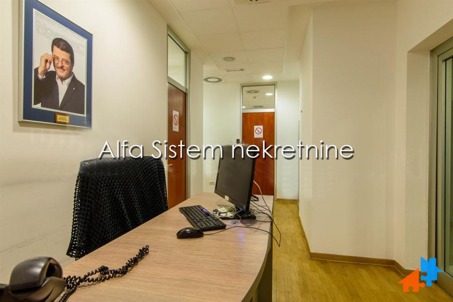 Izdavanje: Poslovni prostor 335 m², Bežanijska kosa – Beograd