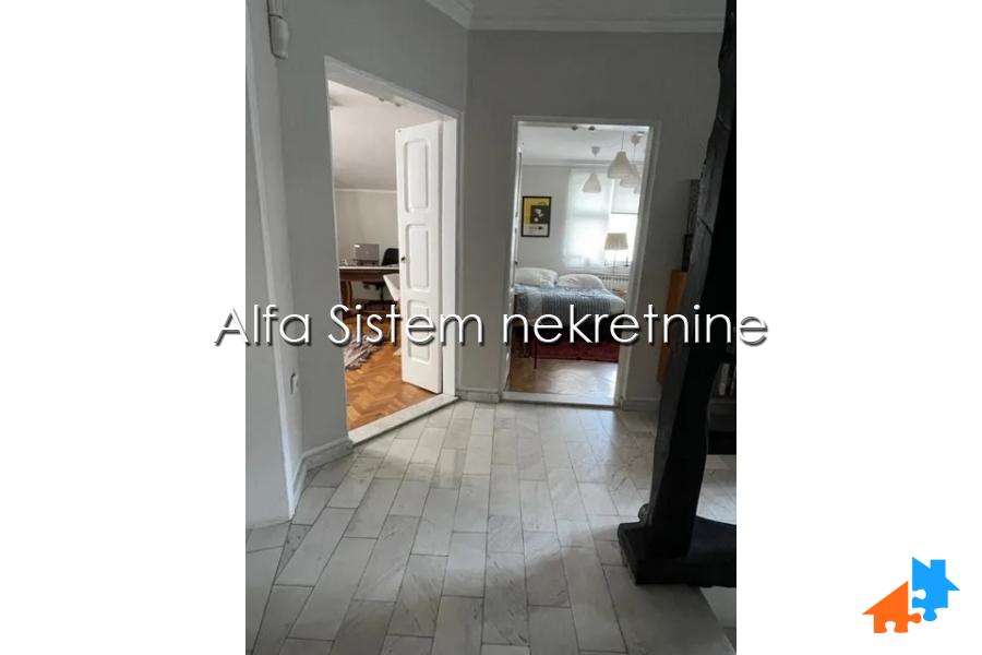 Izdavanje: Petosoban stan 250 m², Vračar – Beograd