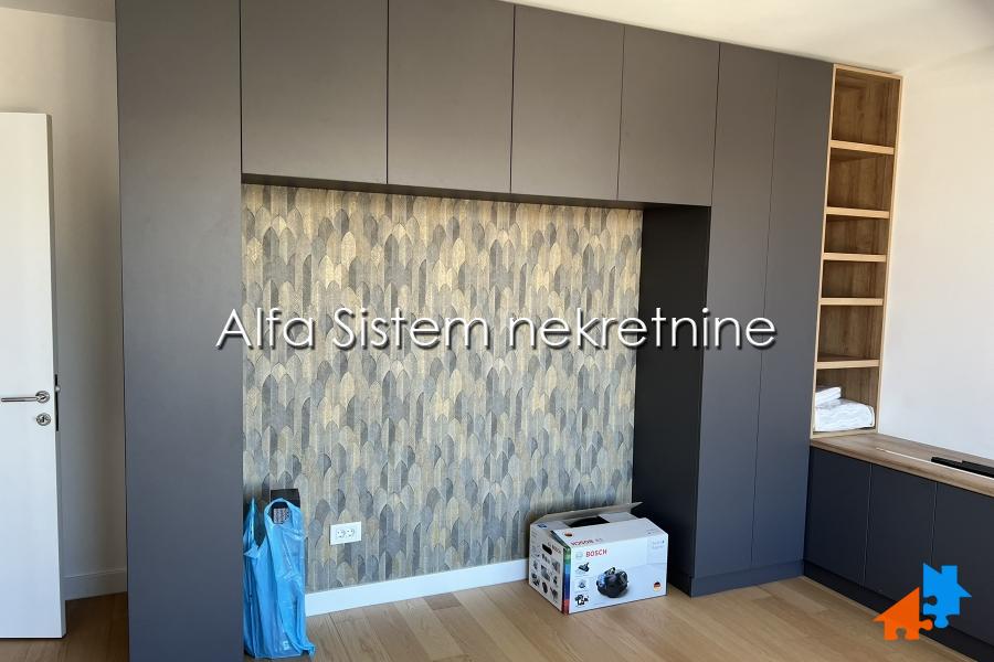 Izdavanje: Trosoban stan 140 m², Vračar – Beograd