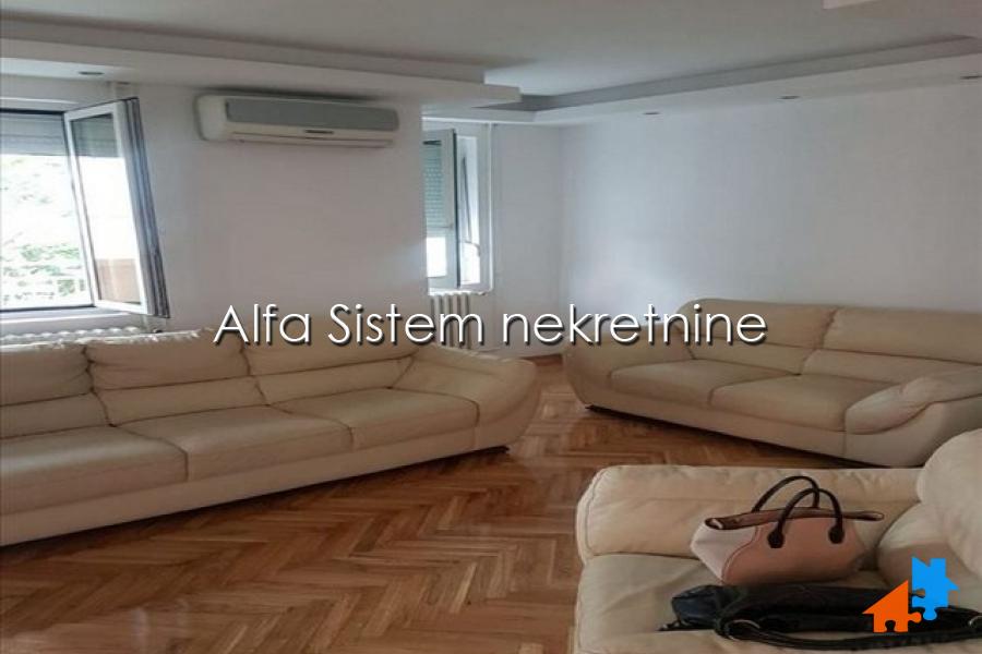 Izdavanje: Petosoban stan 150 m², Karaburma – Beograd