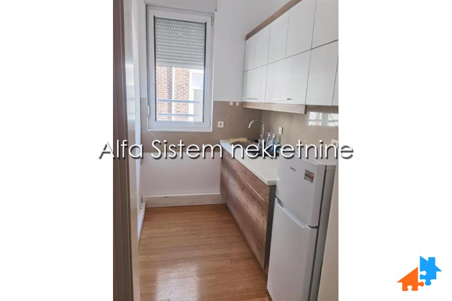 Izdavanje: Poslovni prostor 150 m², Savski venac – Beograd