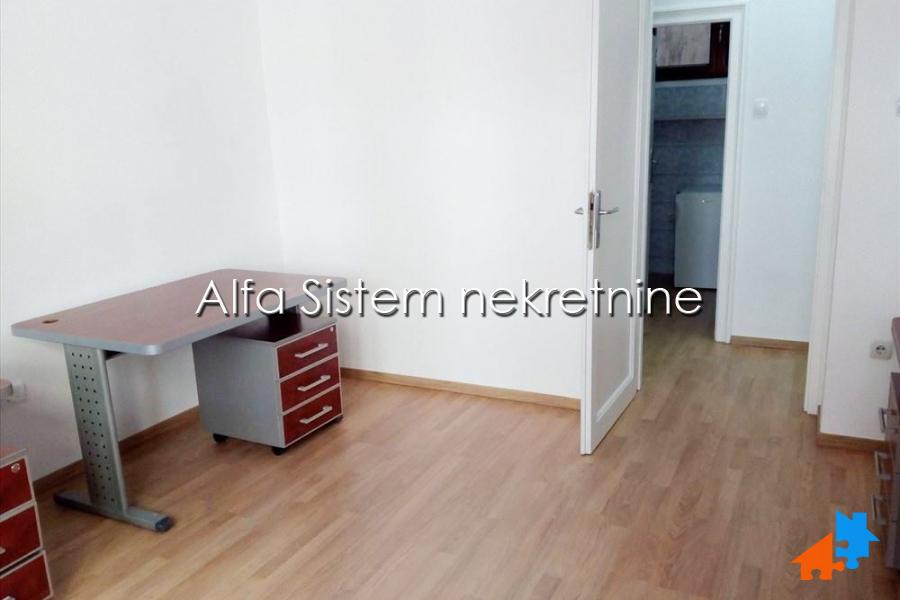 Izdavanje: Poslovni prostor 66 m², Stari grad – Beograd