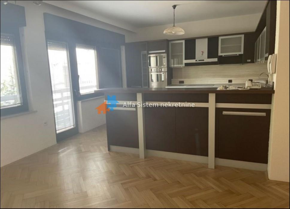 Izdavanje: Kuća 360 m², Voždovac – Beograd