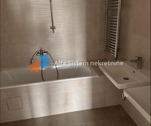 Izdavanje: Četvorosoban stan 106 m², Novi Beograd – Beograd