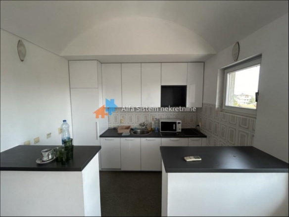 Izdavanje: Petosoban stan 176 m², Voždovac – Beograd
