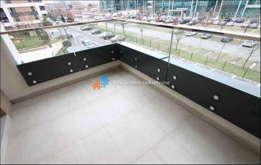 Izdavanje: Četvorosoban stan 105 m², Novi Beograd – Beograd