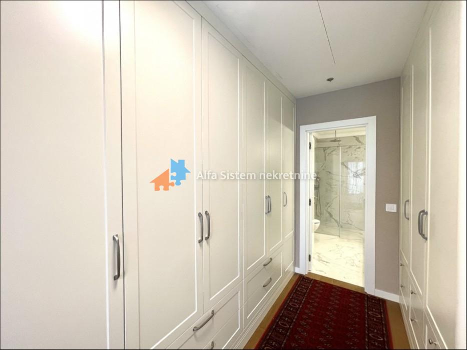 Izdavanje: Četvorosoban stan 123 m², Novi Beograd – Beograd