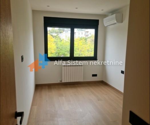 Izdavanje: Trosoban stan 66 m², Savski venac – Beograd