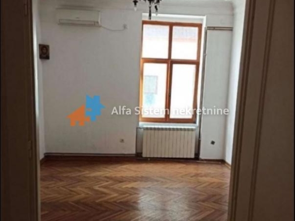 Izdavanje: Petosoban stan 132 m², Vračar – Beograd