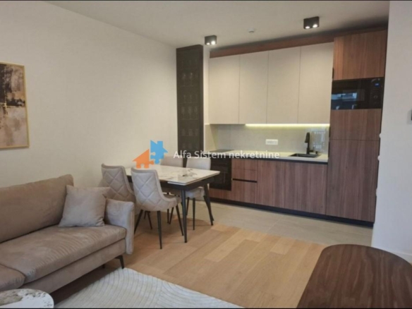 Izdavanje: Jednoiposoban stan 43 m², Novi Beograd – Beograd