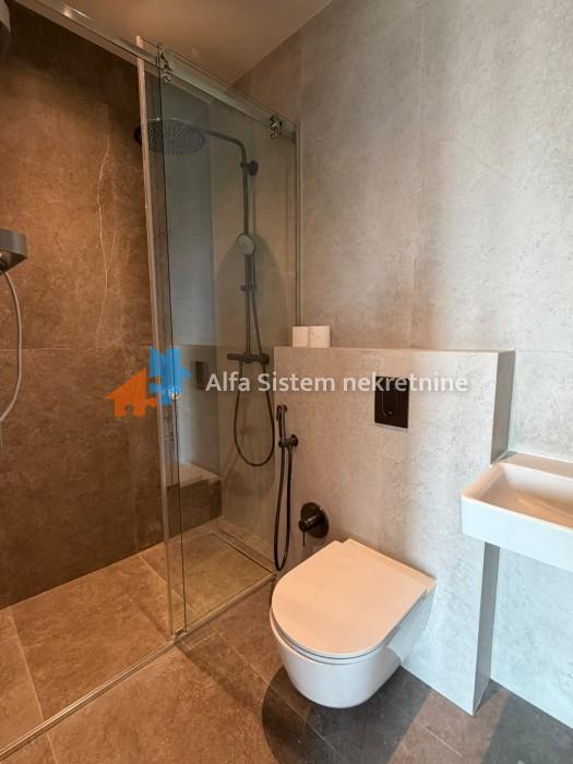 Izdavanje: Četvorosoban stan 135 m², Novi Beograd – Beograd