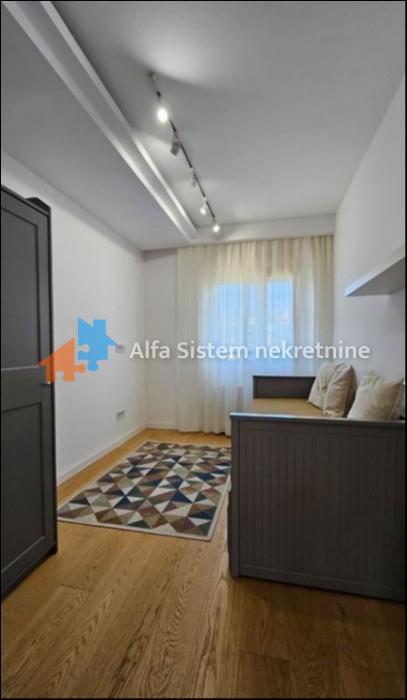 Izdavanje: Petosoban stan 240 m², Vračar – Beograd