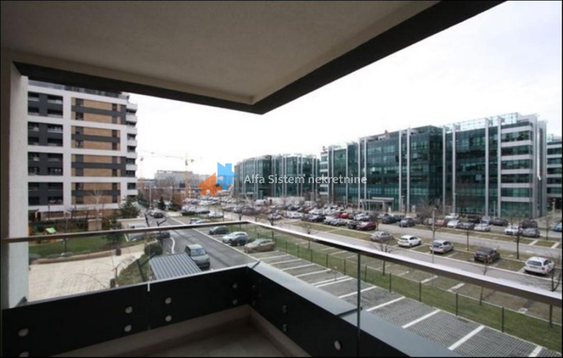 Izdavanje: Četvorosoban stan 105 m², Novi Beograd – Beograd