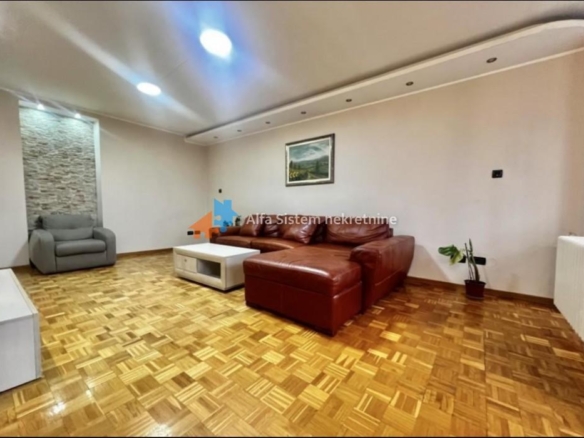 Izdavanje: Trosoban stan 84 m², Zvezdara – Beograd