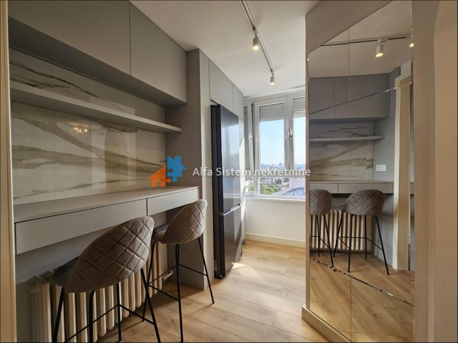 Izdavanje: Trosoban stan 85 m², Vračar – Beograd