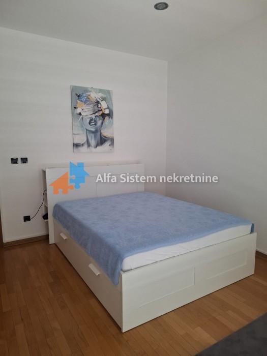 Izdavanje: Trosoban stan 100 m², Palilula – Beograd
