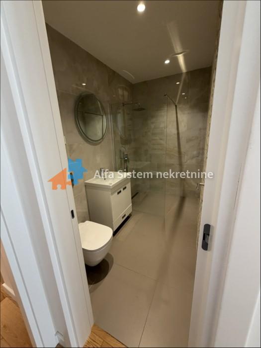 Izdavanje: Trosoban stan 125 m², Vračar – Beograd