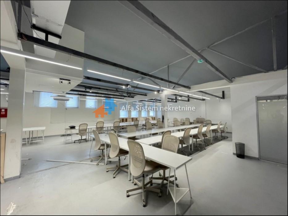 Izdavanje: Poslovni prostor 1000 m², Voždovac – Beograd