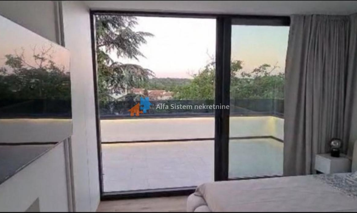 Izdavanje: Trosoban stan 360 m², Dedinje – Beograd