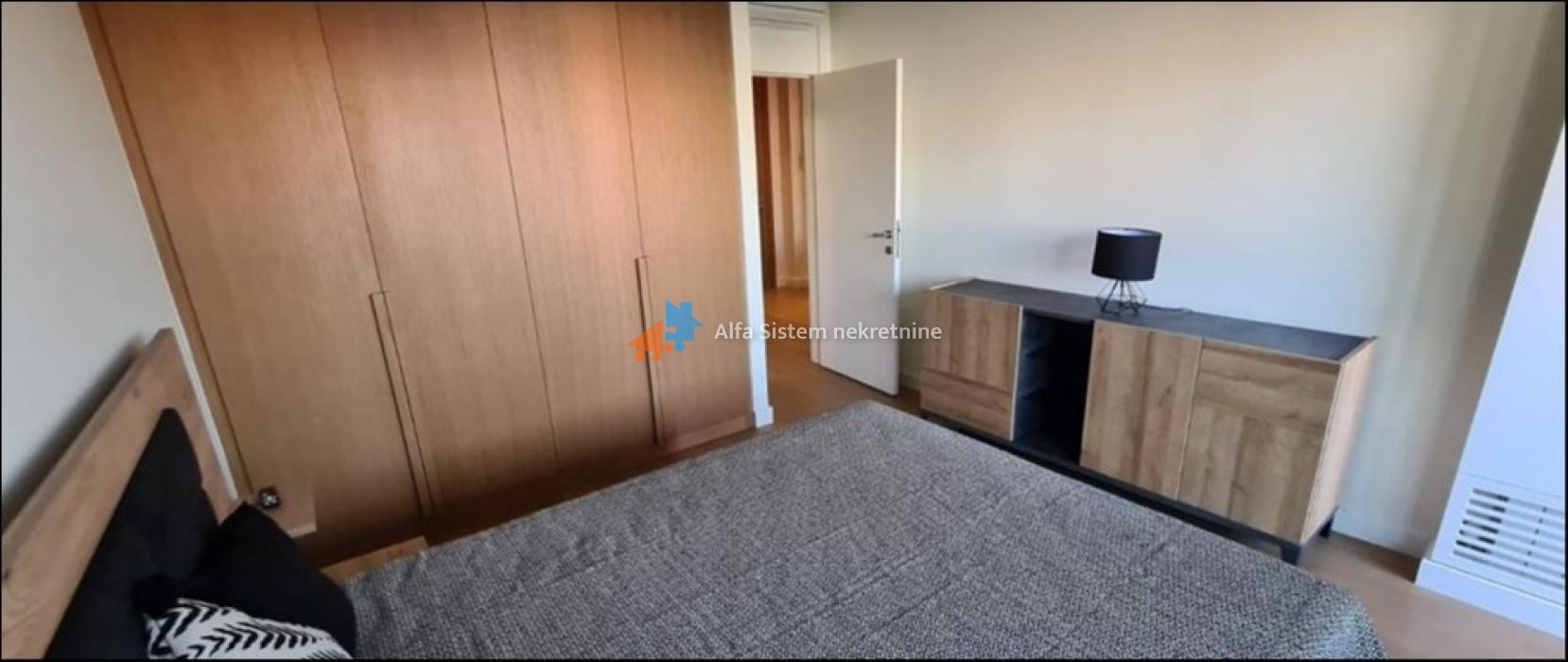 Izdavanje: Dvosoban stan 60 m², Savski venac – Beograd Izdavanje: Dvosoban stan 60 m², Savski venac – Beograd