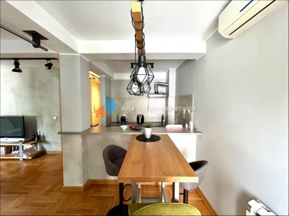 Izdavanje: Trosoban stan 80 m², Vračar – Beograd