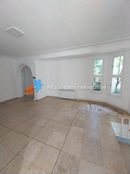 Izdavanje: Petosoban stan 250 m², Vračar – Beograd