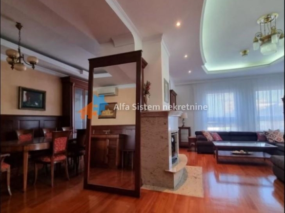 Izdavanje: Dvoiposoban stan 120 m², Stari grad – Beograd