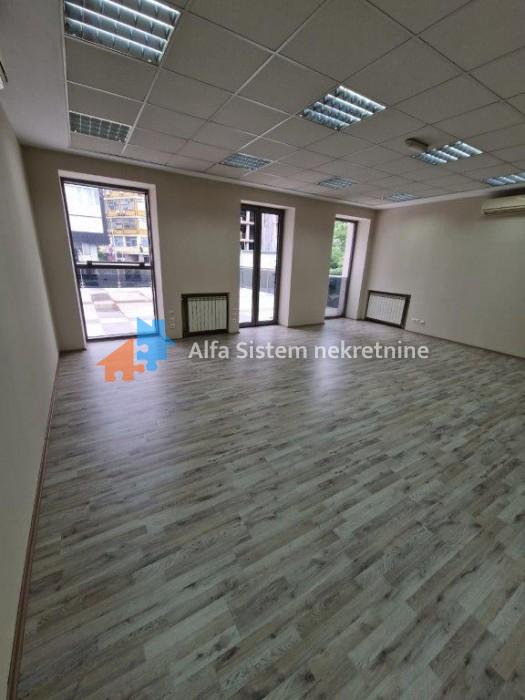 Izdavanje: Poslovni prostor 216 m², Savski venac – Beograd