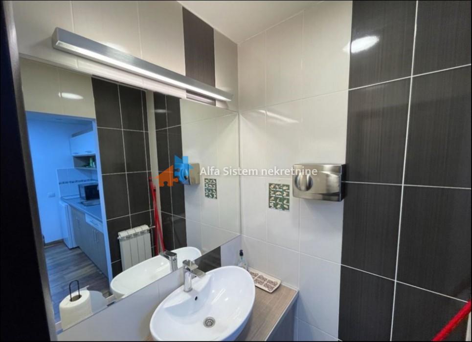 Izdavanje: Poslovni prostor 100 m², Vračar – Beograd