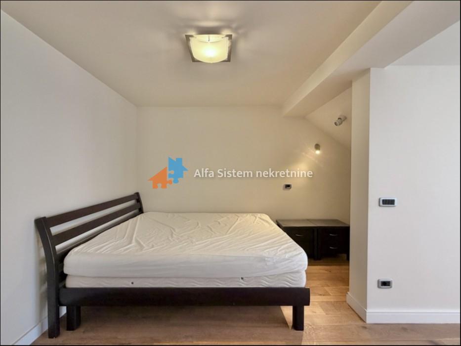 Izdavanje: Kuća 300 m², Banovo brdo – Beograd