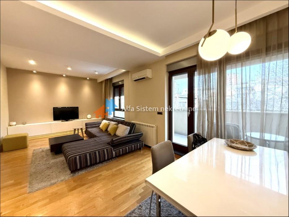 Izdavanje: Petosoban stan 160 m², Vračar – Beograd