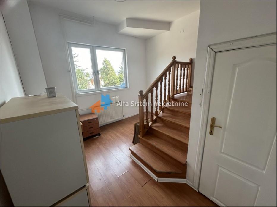 Izdavanje: Petosoban stan 176 m², Voždovac – Beograd