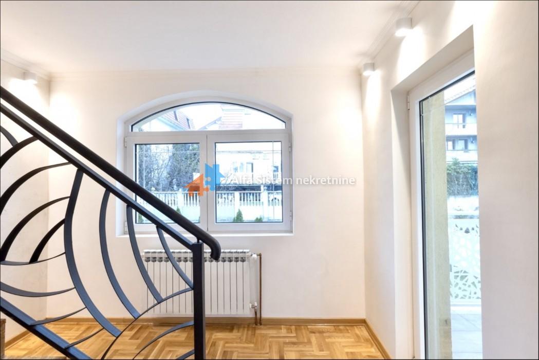 Izdavanje: Kuća 417 m², Voždovac – Beograd