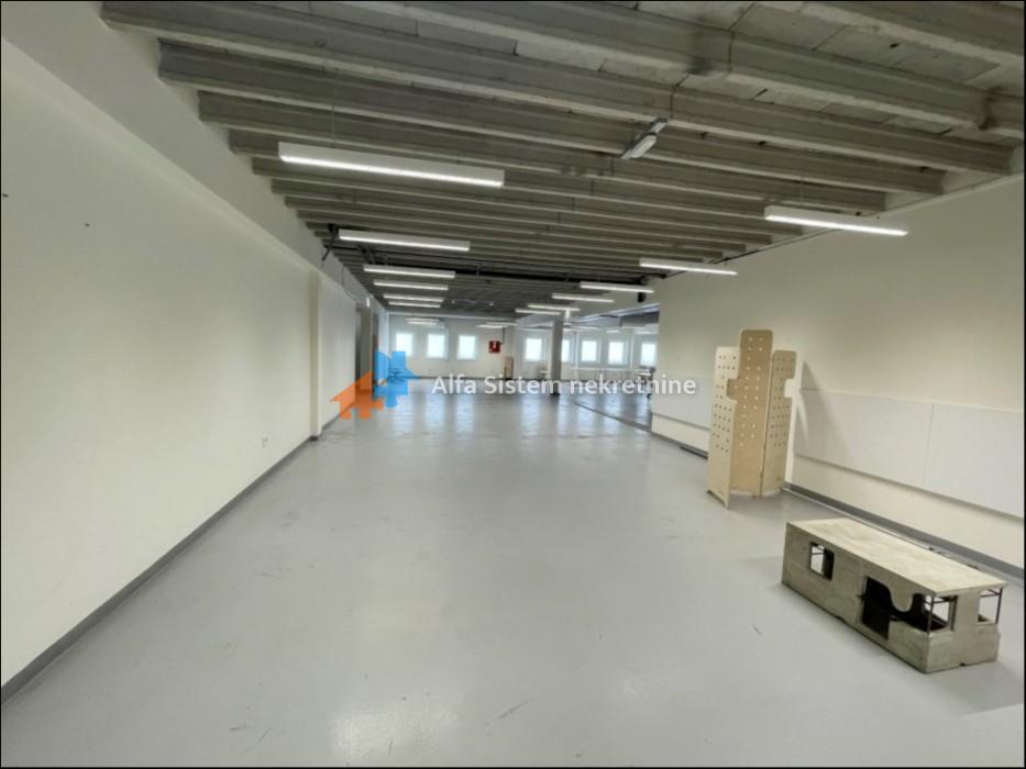 Izdavanje: Poslovni prostor 1000 m², Voždovac – Beograd
