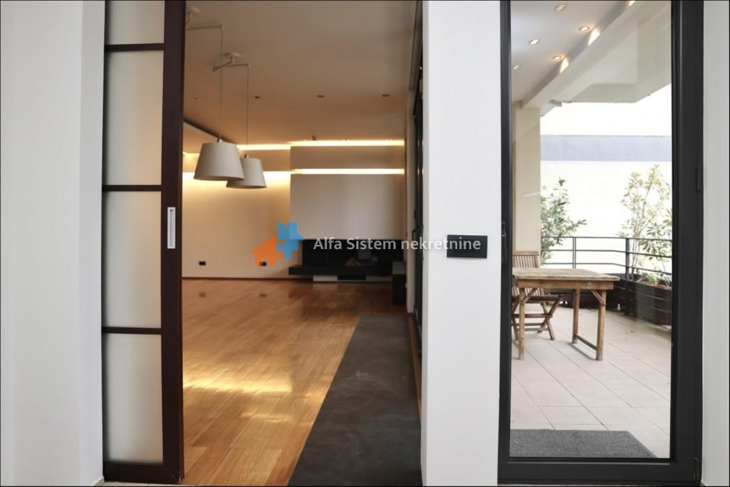 Izdavanje: Petosoban stan 176 m², Vračar – Beograd