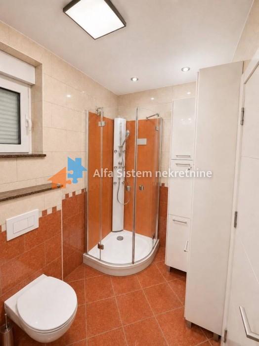 Izdavanje: Četvorosoban stan 95 m², Dedinje – Beograd