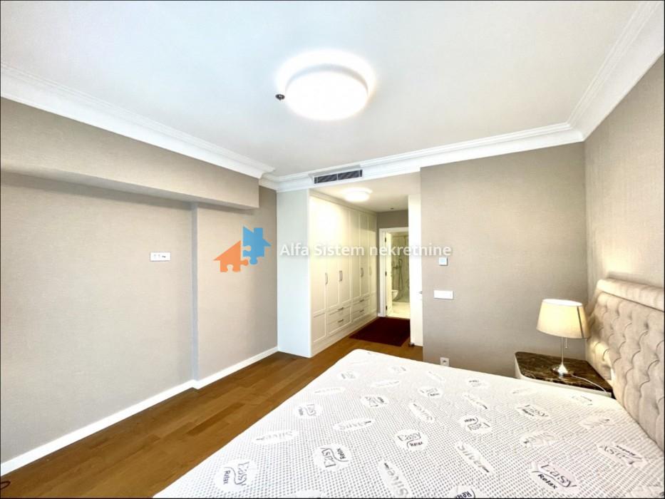 Izdavanje: Četvorosoban stan 123 m², Novi Beograd – Beograd
