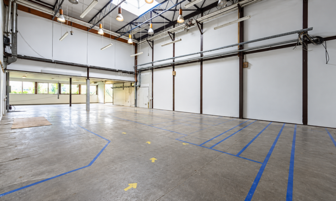 Izdavanje: Proizvodni prostor 700 m², Zemun – Beograd