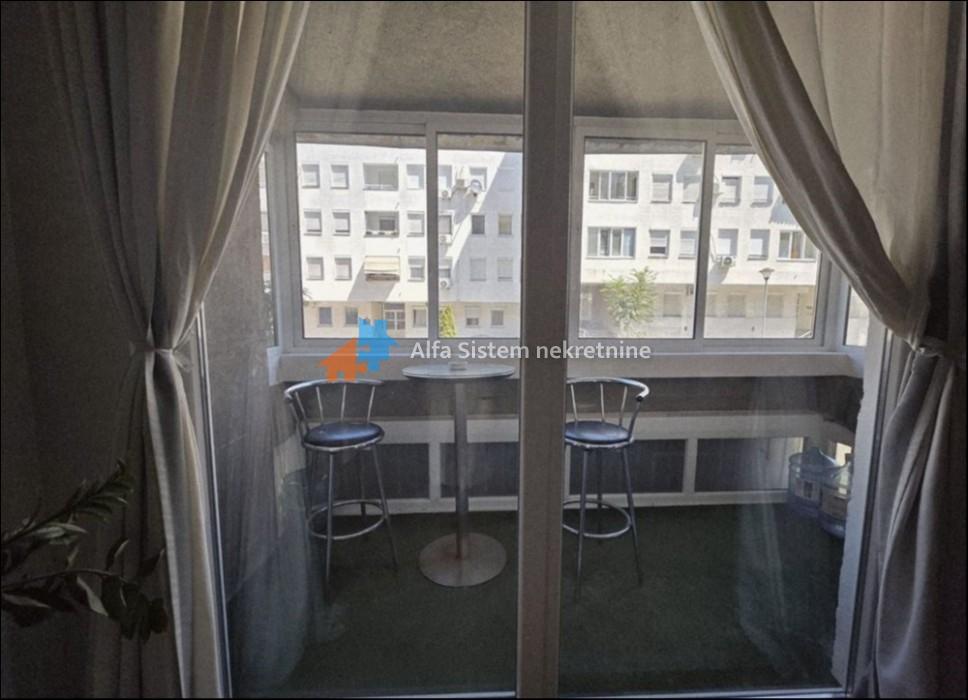 Izdavanje: Trosoban stan 82 m², Novi Beograd – Beograd
