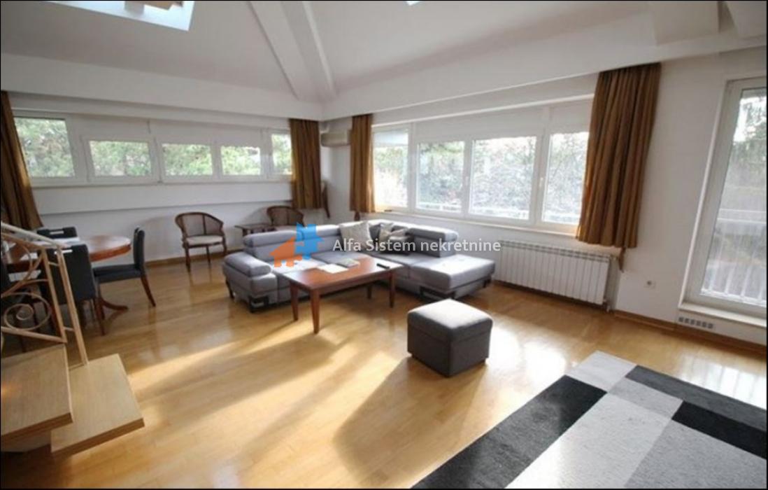Izdavanje: Četvorosoban stan 157 m², Savski venac – Beograd