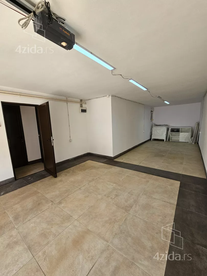 Izdavanje: Kuća 240 m², Dedinje – Beograd Izdavanje: Kuća 240 m², Dedinje – Beograd