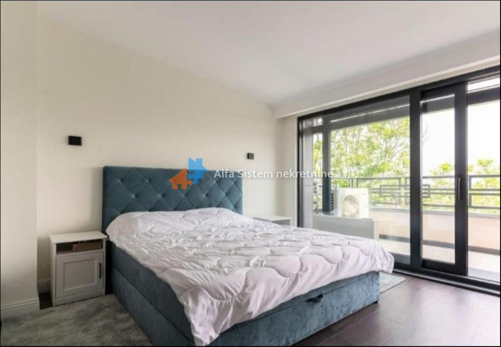 Izdavanje: Petosoban stan 197 m², Vračar – Beograd