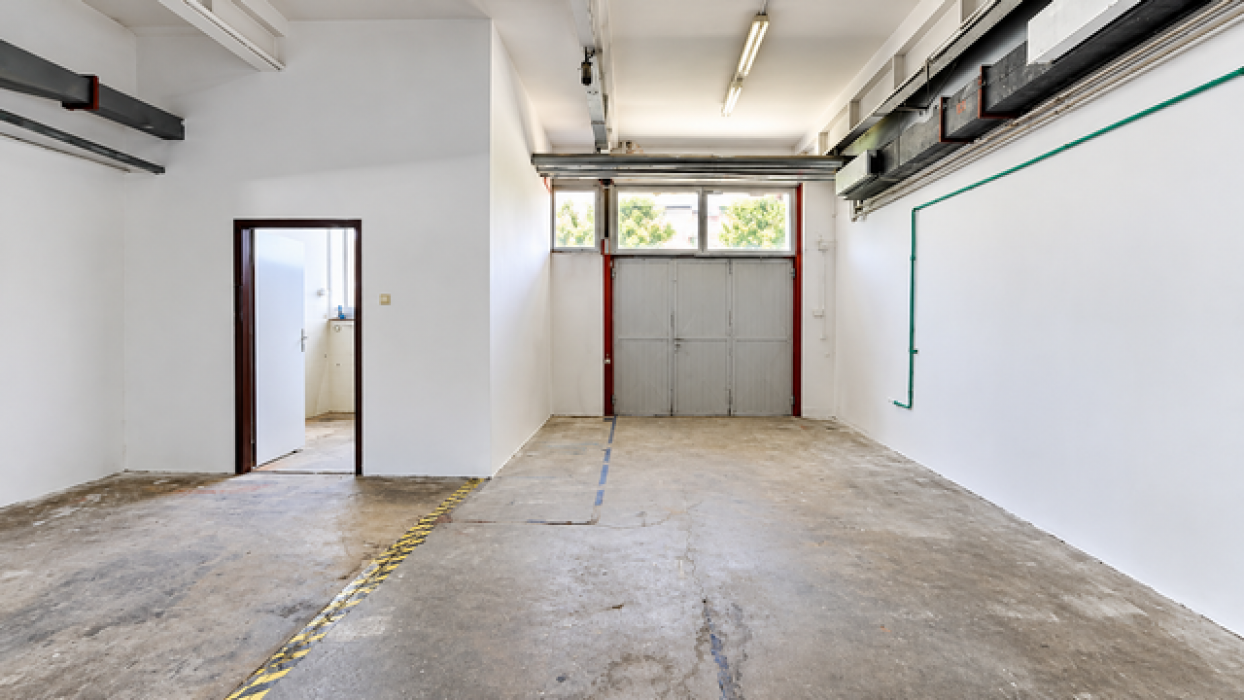 Izdavanje: Proizvodni prostor 700 m², Zemun – Beograd Izdavanje: Proizvodni prostor 700 m², Zemun – Beograd