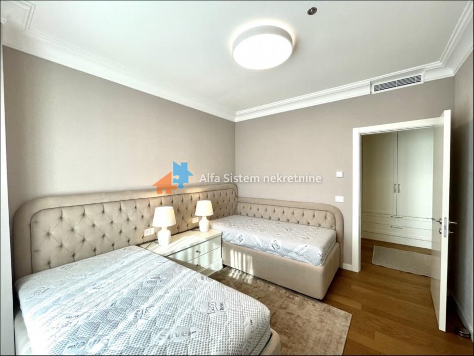 Izdavanje: Četvorosoban stan 123 m², Novi Beograd – Beograd